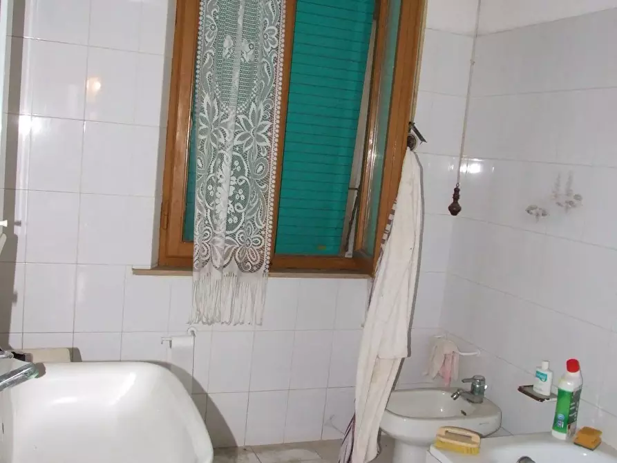 Immagine 13 di Casa indipendente in vendita  a Santa Maria A Monte