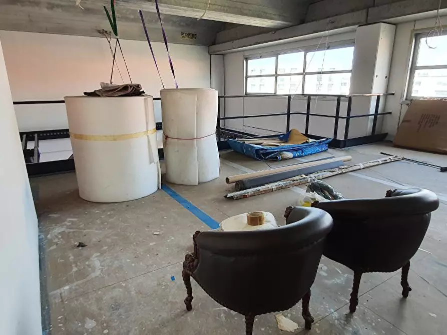 Immagine 24 di Attività commerciale in affitto  a Pisa