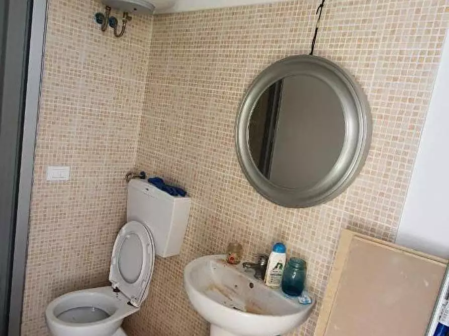 Immagine 17 di Attività commerciale in affitto  a Pisa