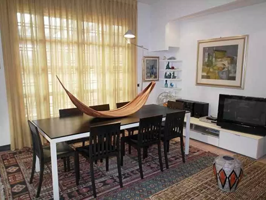 Immagine 19 di Villa in affitto  a Massa