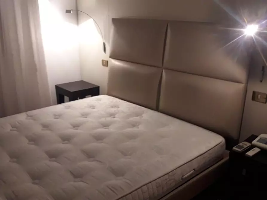 Immagine 33 di Villa in affitto  a Massa