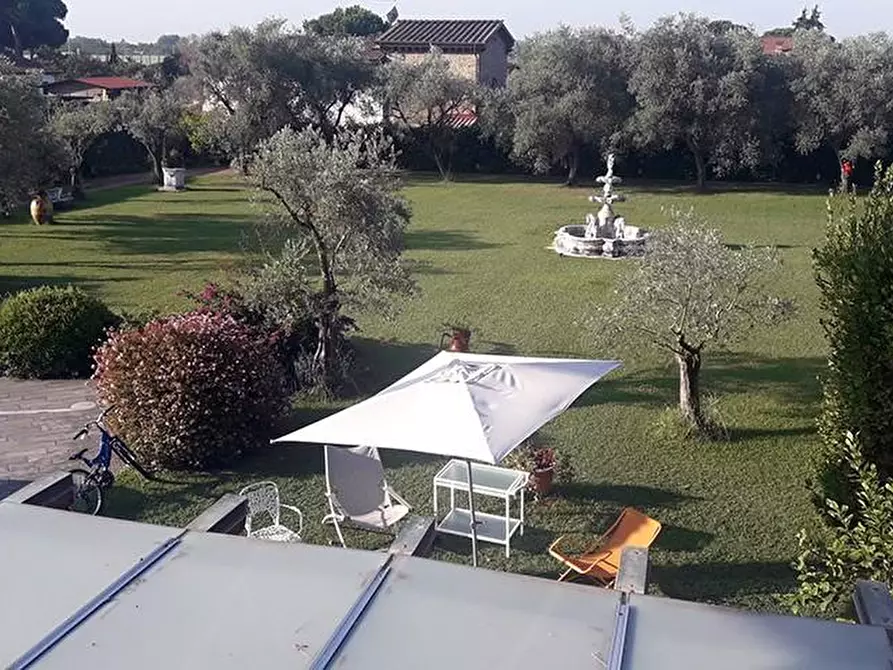 Immagine 39 di Villa in affitto  a Massa