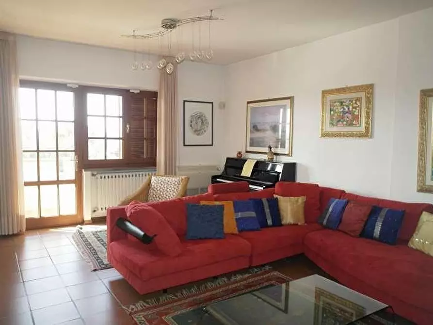 Immagine 29 di Villa in affitto  a Massa