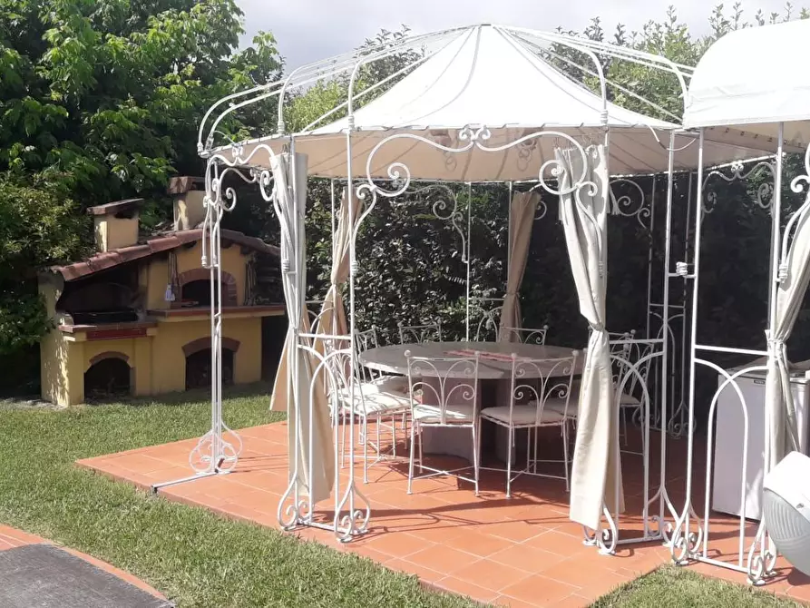 Immagine 8 di Villa in affitto  a Massa