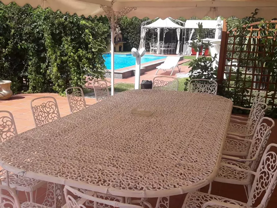 Immagine 13 di Villa in affitto  a Massa