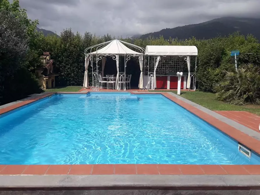 Immagine 4 di Villa in affitto  a Massa