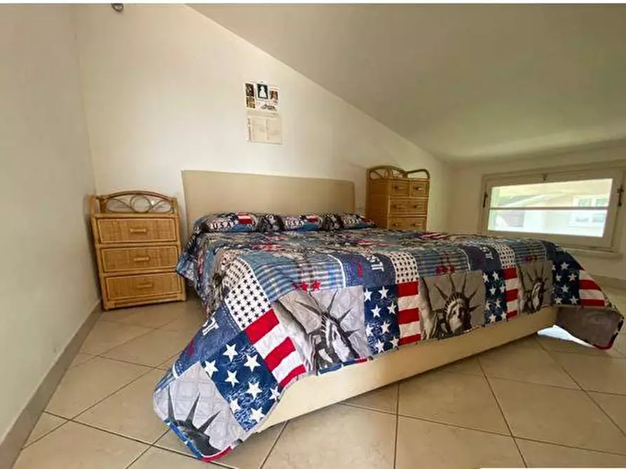 Immagine 11 di Mansarda in vendita  a Massa