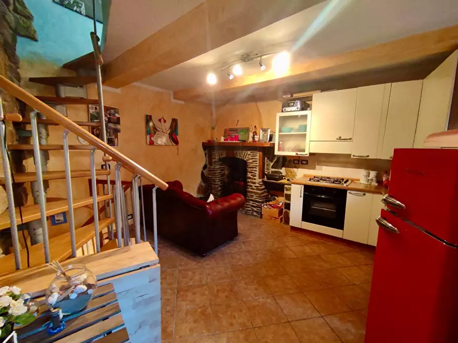 Immagine 1 di Terratetto in vendita  a Massa