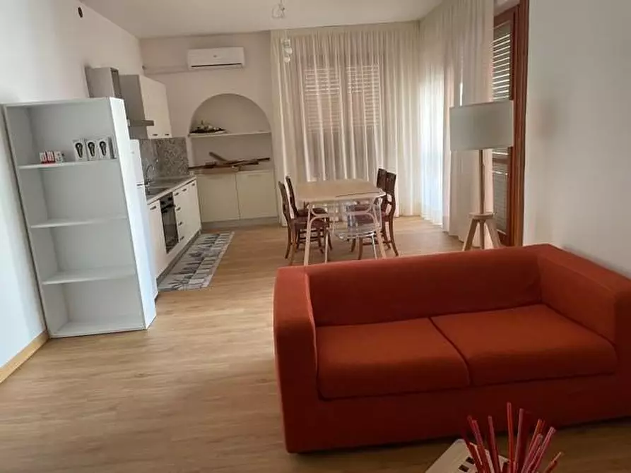 Immagine 11 di Appartamento in vendita  a Pisa