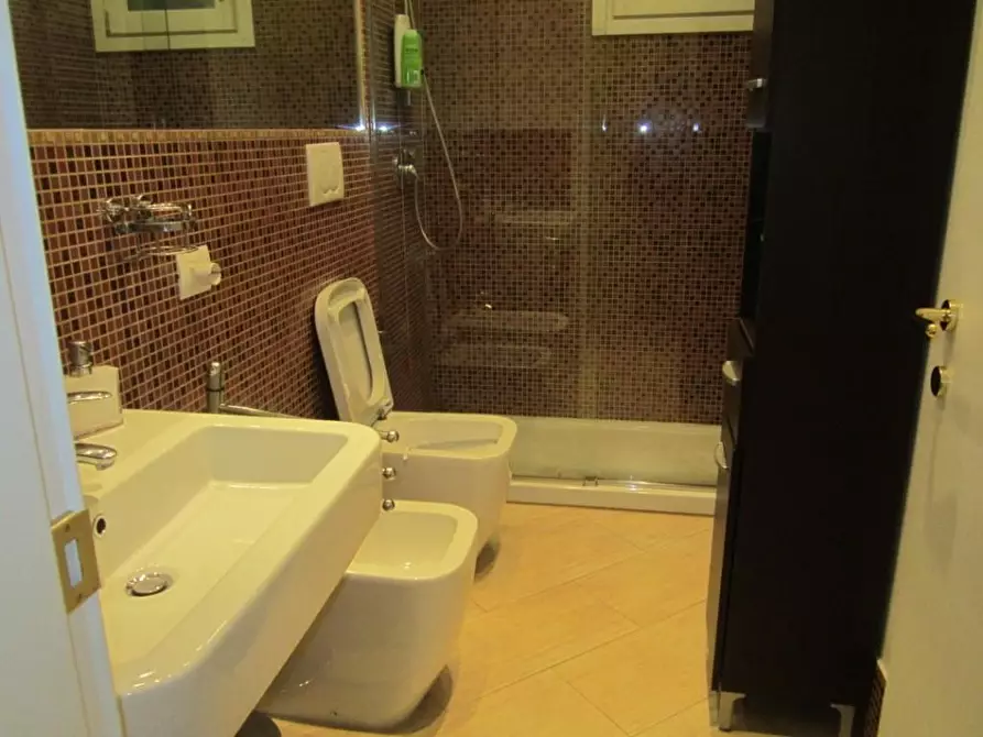 Immagine 13 di Appartamento in vendita  a Pisa