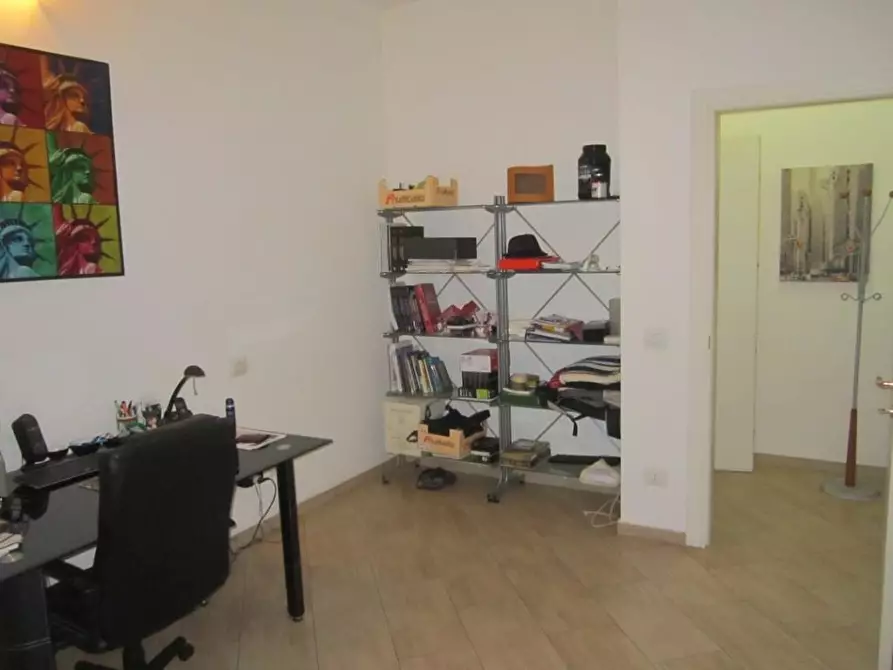 Immagine 11 di Appartamento in vendita  a Pisa