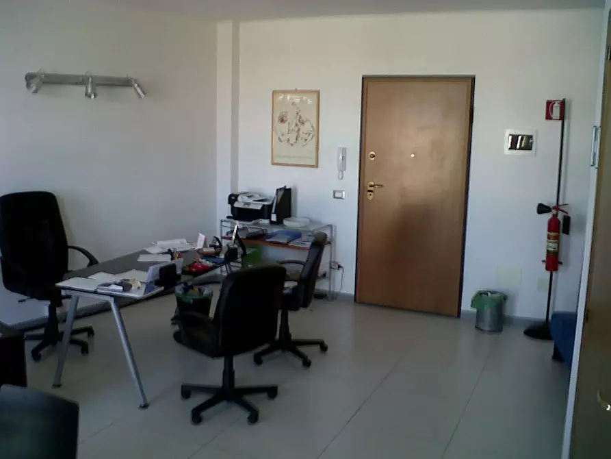 Immagine 4 di Ufficio in vendita  a San Giuliano Terme