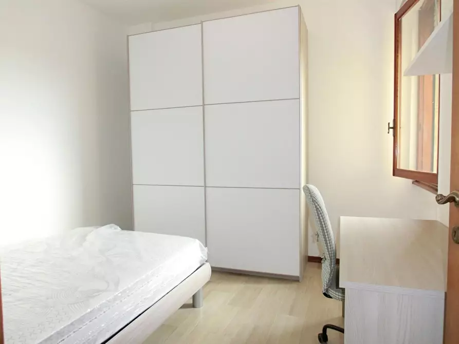 Immagine 8 di Appartamento in affitto  a Pisa