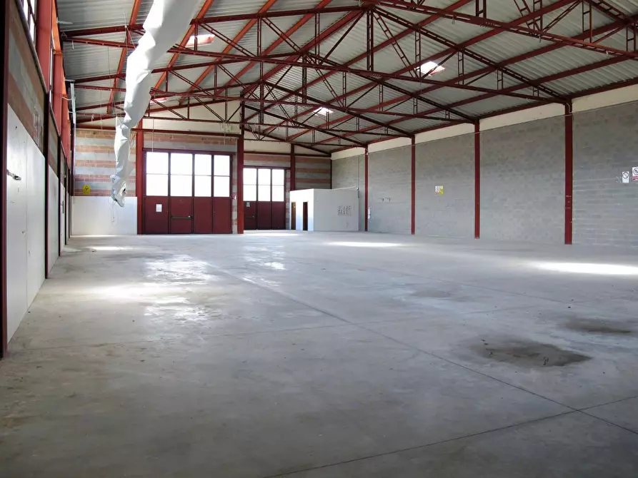 Immagine 23 di Capannone industriale in affitto  a Castelfiorentino
