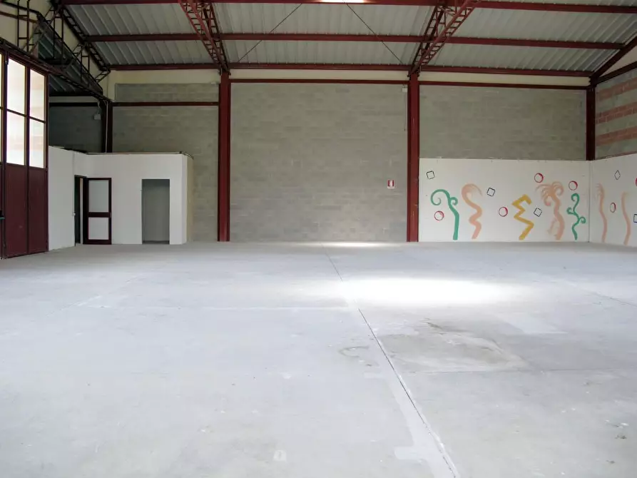 Immagine 27 di Capannone industriale in affitto  a Castelfiorentino