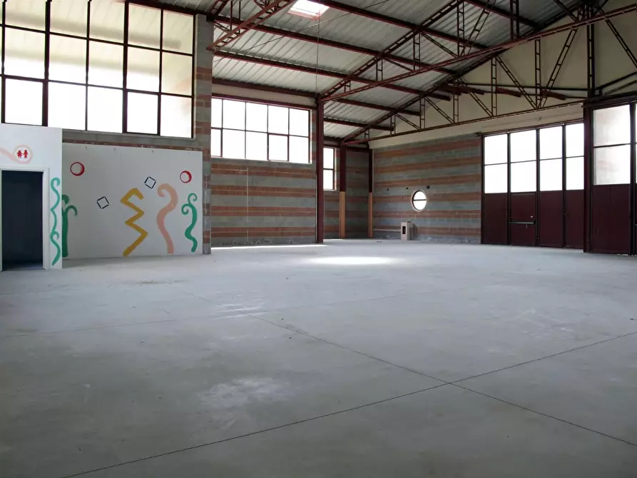 Immagine 29 di Capannone industriale in affitto  a Castelfiorentino