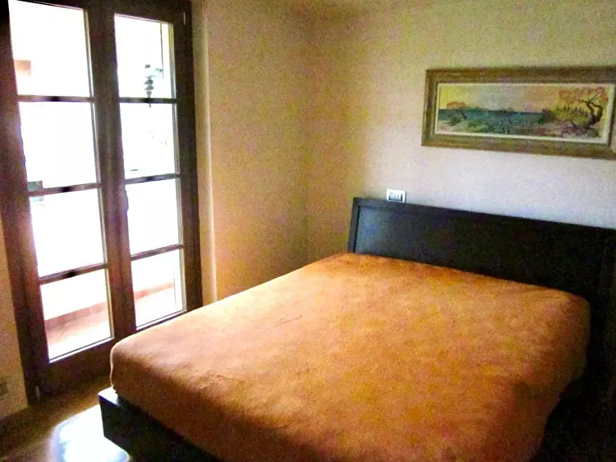 Immagine 14 di Villa in vendita  a Massa