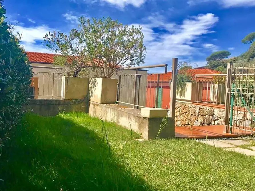 Immagine 7 di Appartamento in vendita  a Lerici