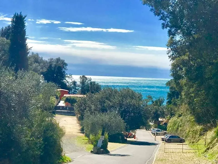 Immagine 24 di Appartamento in vendita  a Lerici