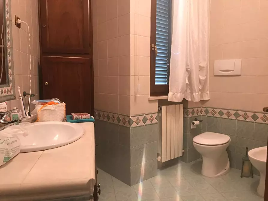 Immagine 19 di Villa in vendita  a Asciano