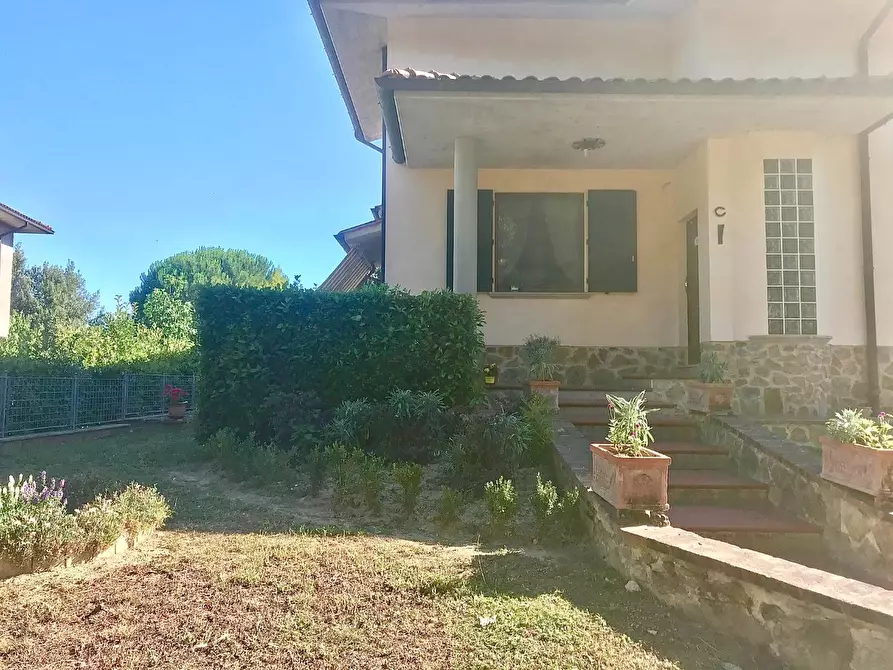 Immagine 3 di Villa in vendita  a Asciano