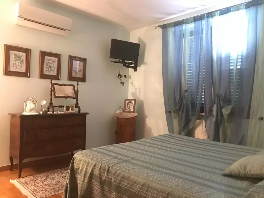 Immagine 15 di Villa in vendita  a Asciano