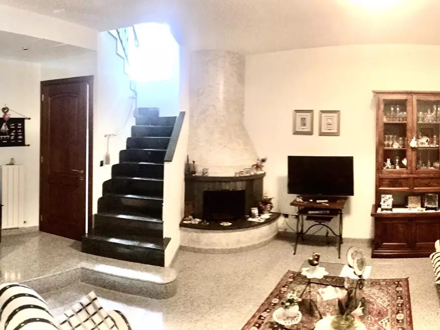 Immagine 7 di Villa in vendita  a Asciano