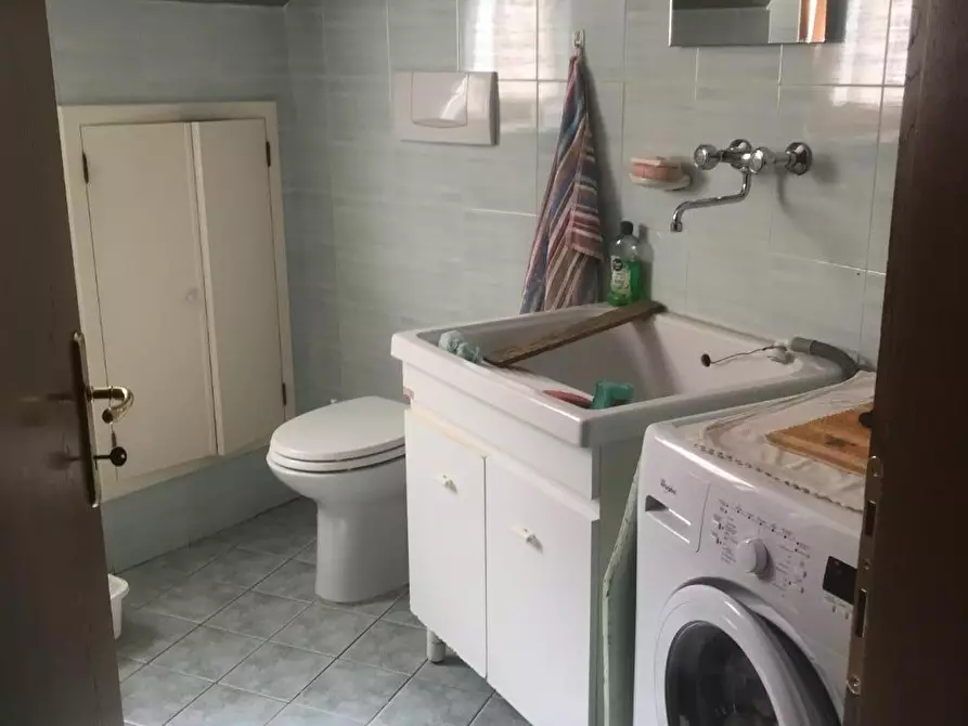 Immagine 27 di Villa in vendita  a Asciano