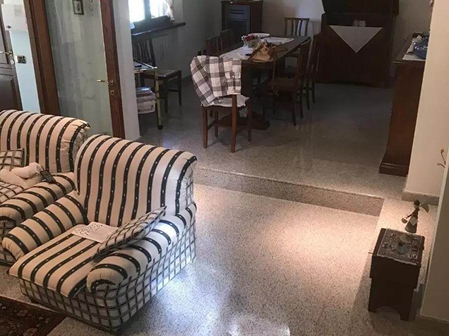 Immagine 6 di Villa in vendita  a Asciano