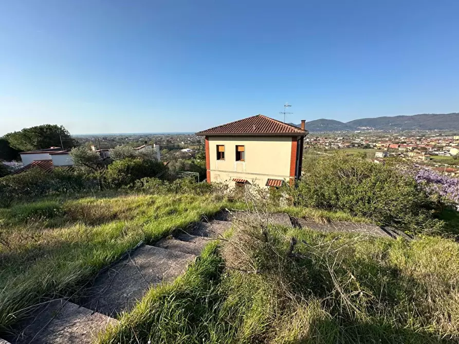 Immagine 39 di Villa in vendita  a Castelnuovo Magra