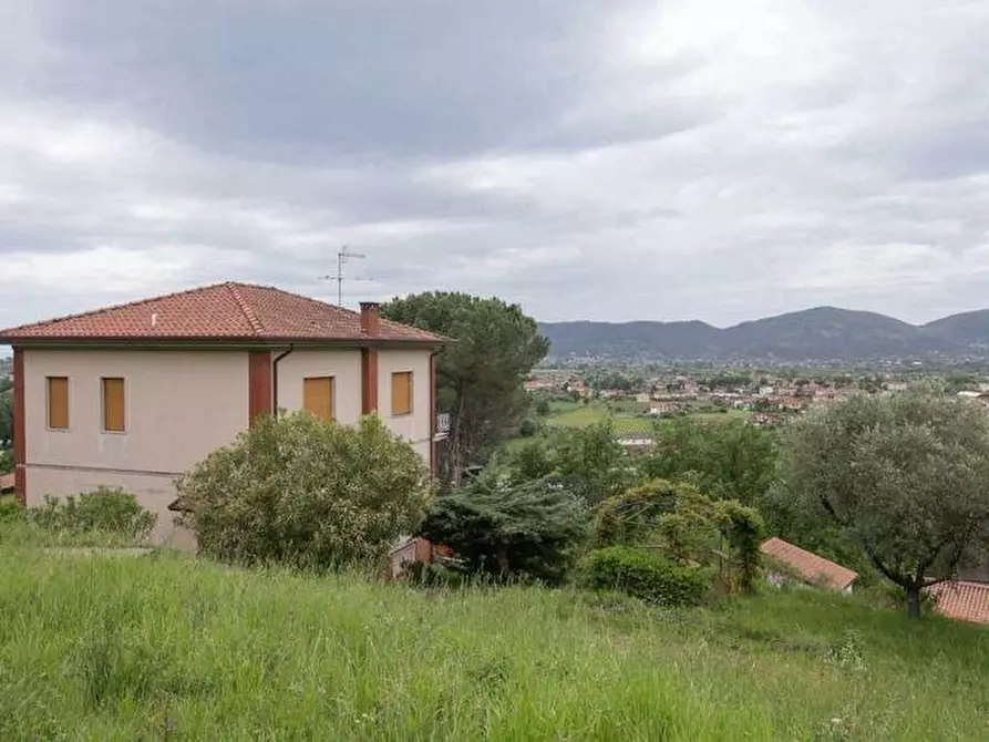 Immagine 9 di Villa in vendita  a Castelnuovo Magra