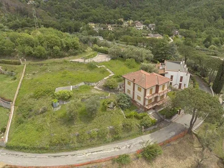 Immagine 4 di Villa in vendita  a Castelnuovo Magra