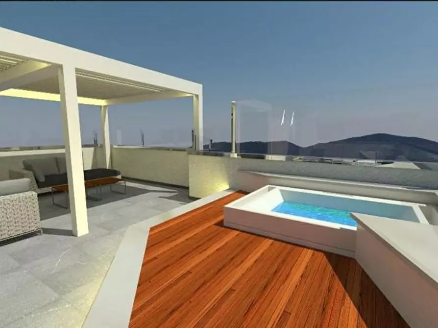 Immagine 13 di Villa in vendita  a Castelnuovo Magra