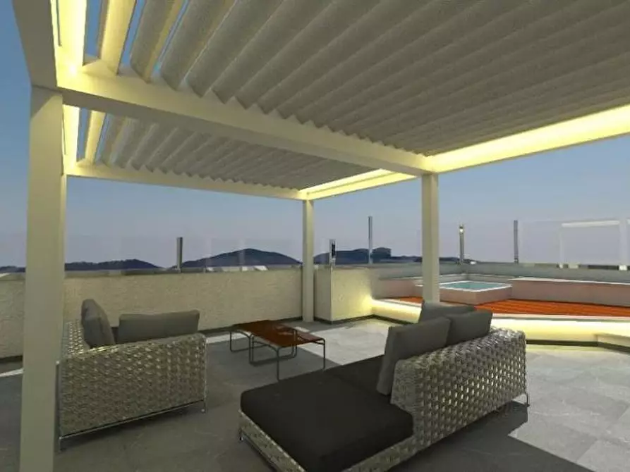 Immagine 7 di Villa in vendita  a Castelnuovo Magra