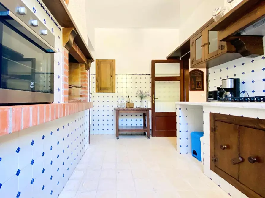 Immagine 14 di Villa in vendita  a Massarosa