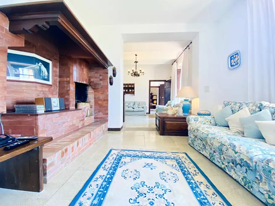 Immagine 6 di Villa in vendita  a Massarosa