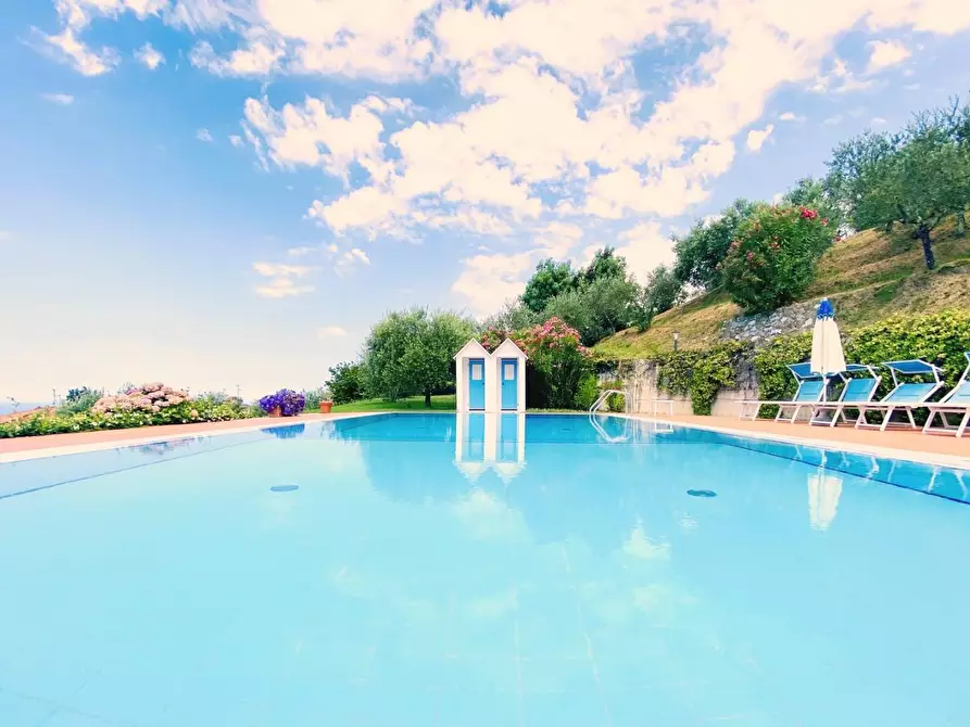 Immagine 51 di Villa in vendita  a Massarosa