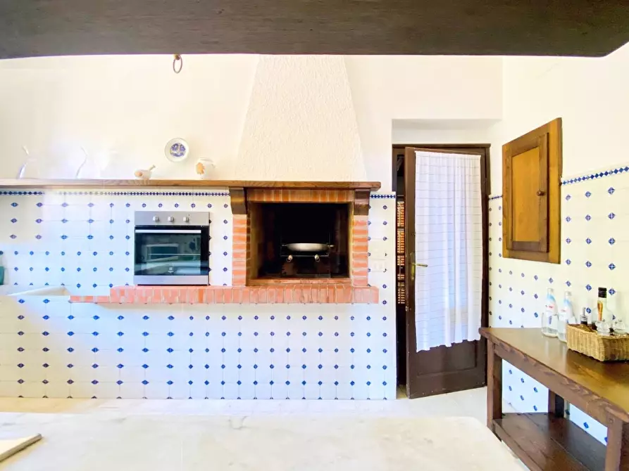 Immagine 12 di Villa in vendita  a Massarosa