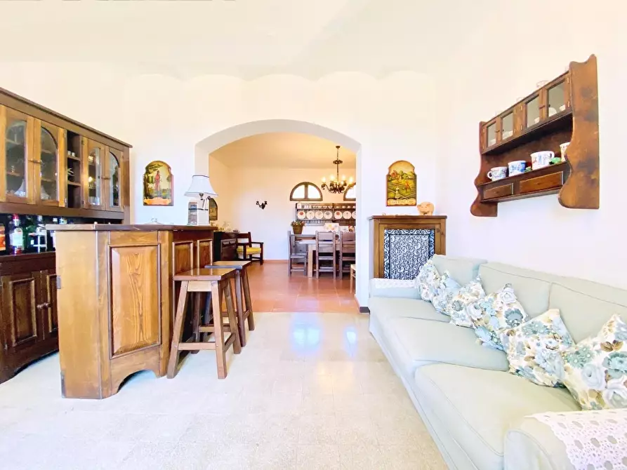 Immagine 7 di Villa in vendita  a Massarosa