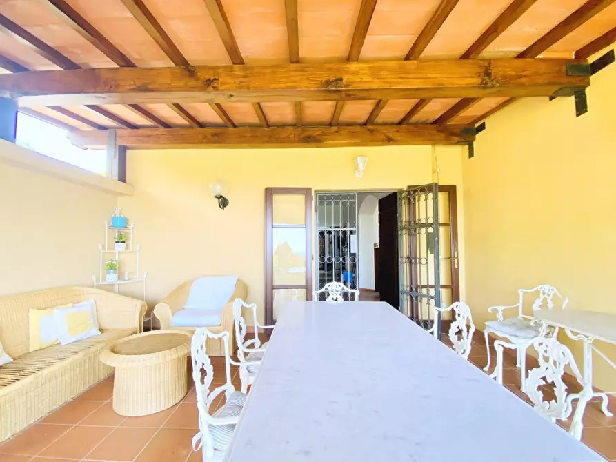 Immagine 47 di Villa in vendita  a Massarosa