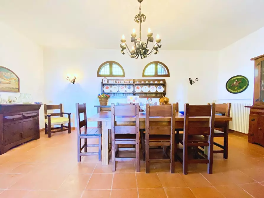 Immagine 8 di Villa in vendita  a Massarosa