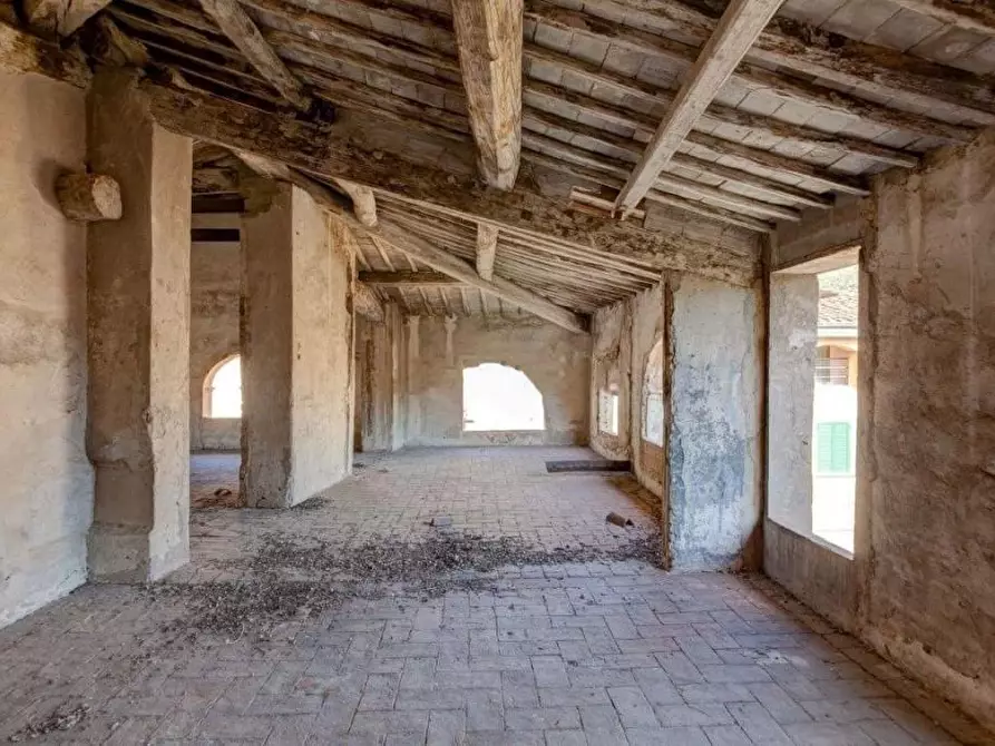 Immagine 16 di Rustico / casale in vendita  a Calci