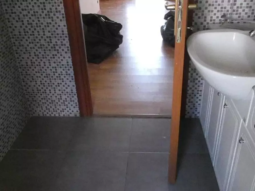 Immagine 11 di Appartamento in vendita  a Rosignano Marittimo