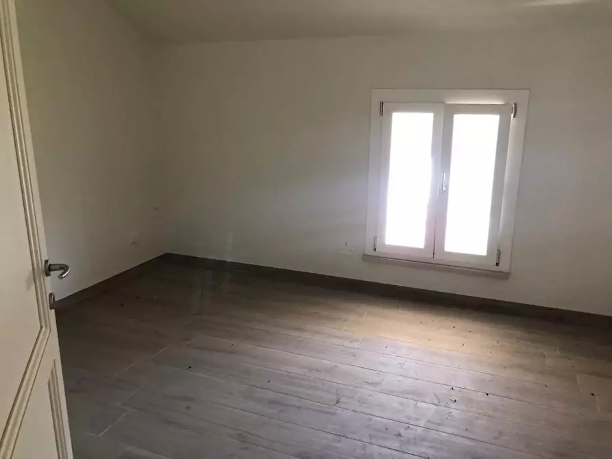 Immagine 16 di Casa trifamiliare in vendita  a Montignoso