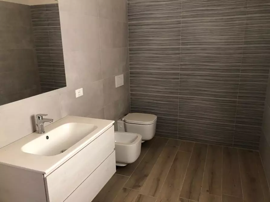 Immagine 20 di Casa trifamiliare in vendita  a Montignoso