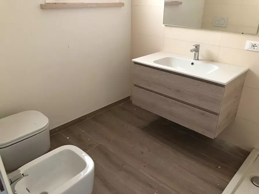 Immagine 18 di Casa trifamiliare in vendita  a Montignoso