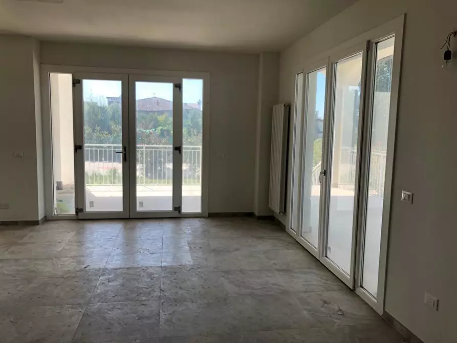 Immagine 12 di Casa trifamiliare in vendita  a Montignoso