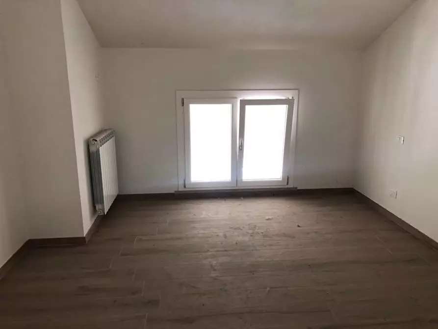 Immagine 25 di Casa trifamiliare in vendita  a Montignoso