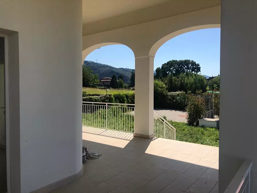 Immagine 6 di Casa trifamiliare in vendita  a Montignoso