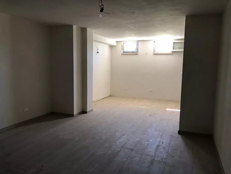 Immagine 28 di Casa trifamiliare in vendita  a Montignoso